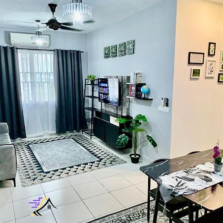 Dp Islamic Homestay Setia Alam Esterno foto