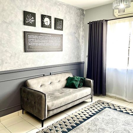 Dp Islamic Homestay Setia Alam Esterno foto